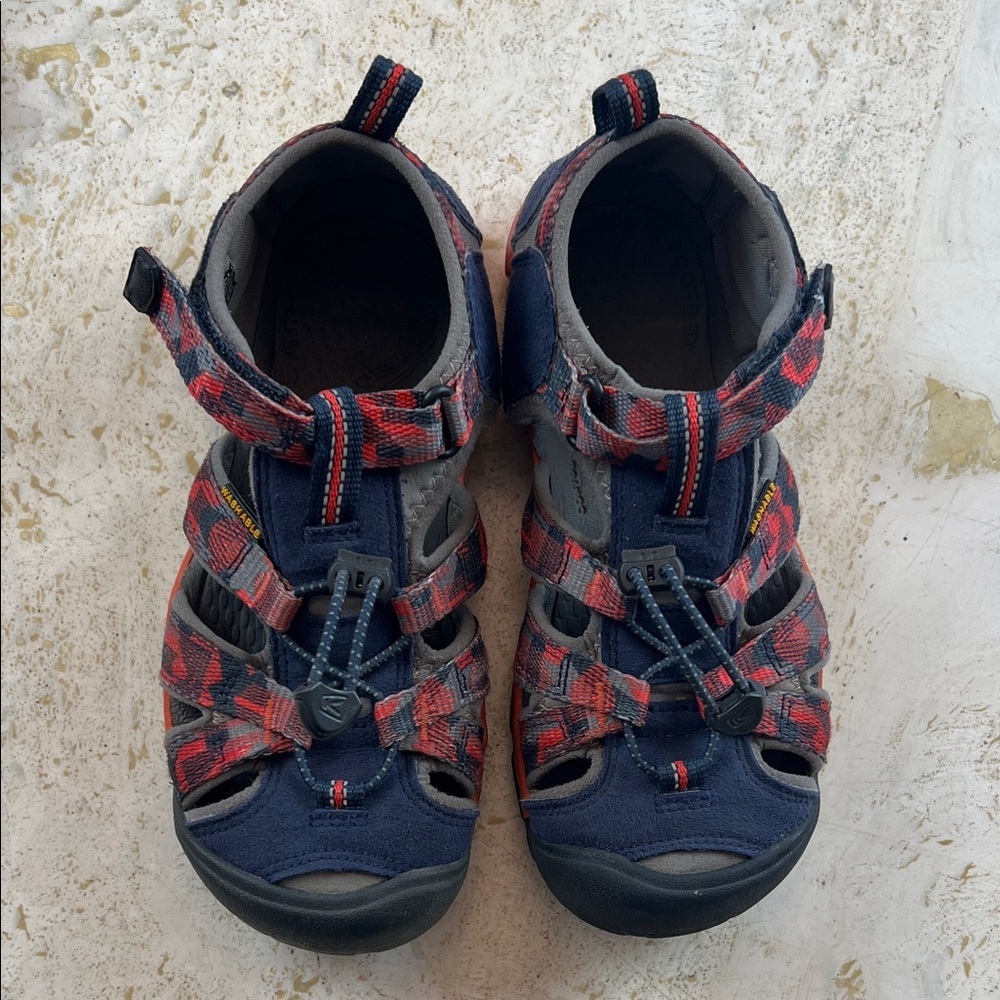 KEEN Kids' Seacamp II CNX Water Sandals boys size 2 water shoes